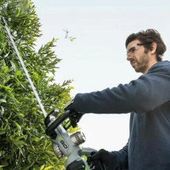 Pack Taille-haies Arbustes Batterie Et Chargeur Inclus Lamier 51cm Ego Ht5100e -Pas Cher Jardinoa Magasin 63503ef32dd056.98037288