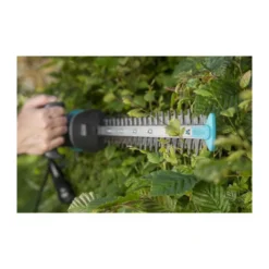 Gardena Taille-haies électrique Easycut 500/55 – 500w – Lame 55cm & Coupe ø18mm – Poignée Ergoline – Butée De Protec -Pas Cher Jardinoa Magasin 645b8f41b0de80.43561535